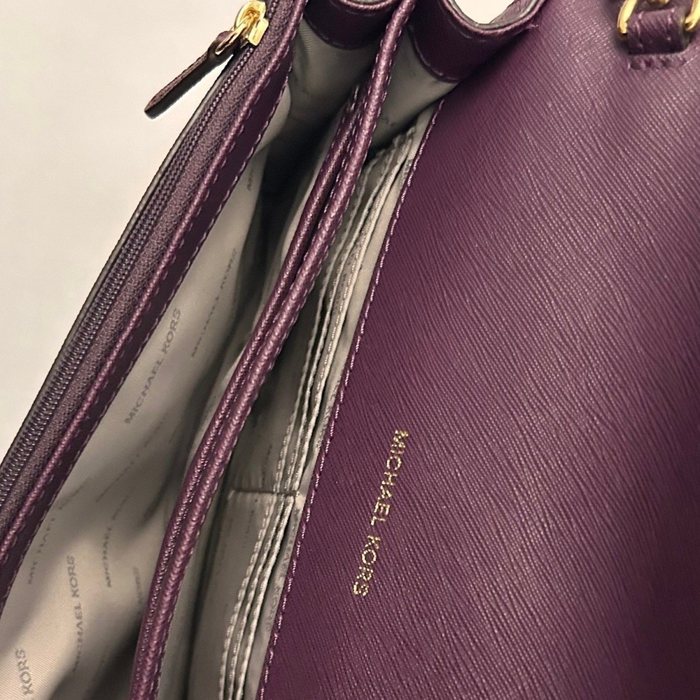 Michael Kors Purse Daniela Saffiano Leather Crossbody Bag Plum Gold Hardware - Picture 5 of 12